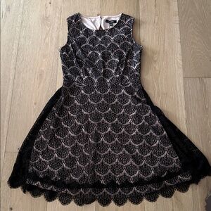 Kensie Elegant Black and Cream Scalloped Mini Dress